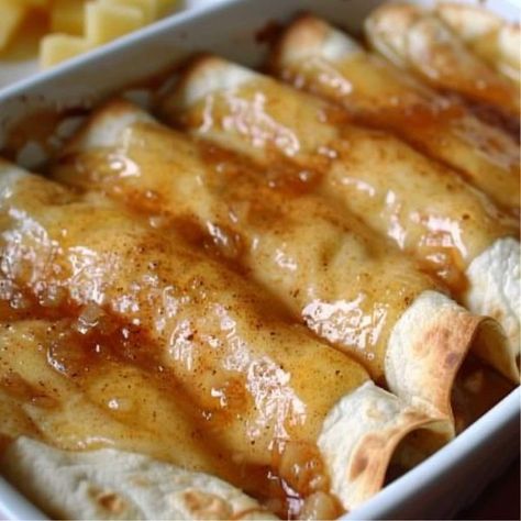 The Pioneer Woman-Ree Drummond 🤗 | Apple Pie Enchiladas - Incredibly easy to make and are Out Of This World Good | Facebook Can Apple Pie Filling, Fall Favorite Desserts, Apple Pie Enchiladas, Soft Flour Tortillas, Apple Pie Tacos, Cheesy Ranch Potatoes, Dole Whip Recipe, Canned Apple Pie Filling, Christmas Punch Recipes