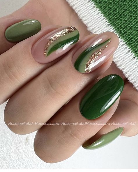 Nail Atum, Green Autumn Nails, Forest Green Nails, Green Nail Design, Nails Practice, Vacay Nails, Olive Nails, Swirl Nails, Stunning Nails