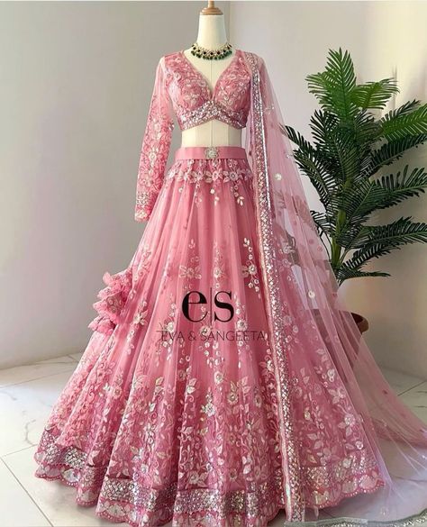 Sweet Sixteen Indian Dresses, वेस्टर्न ड्रेस, शुभ दीवाली, Gorgeous Lehenga, Latest Bridal Lehenga Designs, Bridal Lehenga Designs, Fashion Show Dresses, Wedding Lehenga Designs, Lehenga Designs Simple