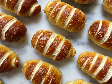 Well Plated’s Mini Cheesy Pretzel Dogs – Store Bought Is Fine Mini Pretzel Dogs, Pretzel Dogs, Well Plated, Dog Store, Plating, Snacks, Dogs