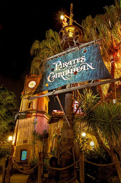 Pirates of the Caribbean is my favorite attraction at Disney World. Not only have I ridden it several times but I also wrote a paper on it my senior year as an undergrad. I have always wanted to find that one unsuspecting person who says "Tell me about the ride." Oh the lecture they will be in for. Kaptan Jack Sparrow, Disney World Rides, Disney Attractions, Disney Rides, Disney World Magic Kingdom, Disney Photography, Disney World Florida, Parc D'attraction, Disney Magic Kingdom