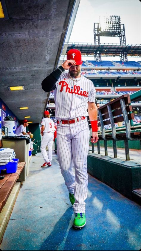 Bryce Harper Aesthetic, Baseball Drip Ideas, Bryce Harper Phillies, Philadelphia Phillies Wallpaper, Bryce Harper Wallpaper, Phillies Wallpaper, Baseball Wallpapers, Baseball Motivation, Baseball Phillies