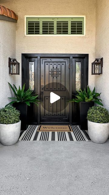 Kimberly Blank on Instagram: "Comment the word OUTDOOR for details to shop this reel sent straight to your dm.

A little front porch redo, with plants that will survive an Arizona summer…best decision!!

Follow me for more affordable home decor @liveloveblank 

#frontporchdecor #frontporch #amazonhome
Amazon home must haves
Front porch decor
Affordable home decor
Desert living" Townhouse Front Porch Ideas, Front Porch Redo, Balkon Ideas, Modern Front Porch Decor, Amazon Home Must Haves, Home Must Haves, Modern Front Porches, Arizona Summer, Desert Living