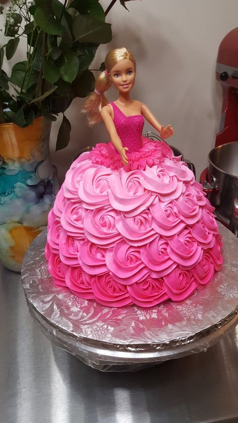 3rd Birthday Barbie Party, Barbie Birthday Cake With Doll, Barbie Dress Birthday Cake, Barbie Doll Dress Cake, Barbie Heart Cake, Vintage Barbie Cake, Easy Barbie Cake, Barbie Cake Birthday Kids, Doll Cake Design Simple