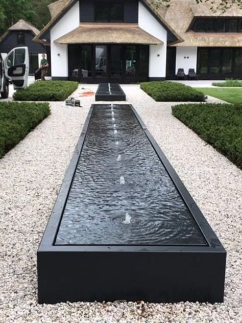 modern box fountains in the front yard boost the contemporary feel of the house and outdoor spaces Yard Water Fountains, Backyard Water Fountains, Water Fountain Design, Kolam Koi, Taman Air, Water Feature Wall, Air Mancur, Diy Water Fountain, Indoor Water Fountains