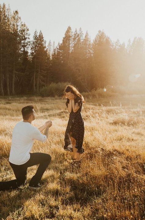 Autumn Proposal, Cute Proposal Ideas, Tahoe Lake, Lake Tahoe Elopement, Tahoe Elopement, Proposal Photoshoot, Proposal Pictures, Wedding Image, Golden Autumn