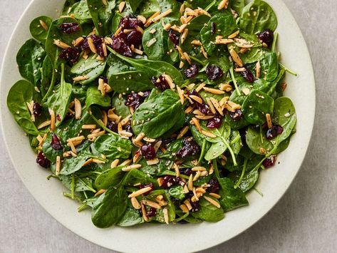 Jamie's Cranberry Spinach Salad Wilted Spinach Salad, Cranberry Spinach Salad, Gorgonzola Salad, Christmas Salads, Super Salads, Spinach Salad Recipes, Yummy Salads, Harvest Salad, Green Salad Recipes