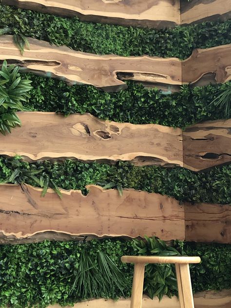 Diy Wooden Wall, Green Wall Design, Walled Garden, Moss Wall, Wall Garden, Room With Plants, Fake Plants, Furniture Kitchen, Faux Plants