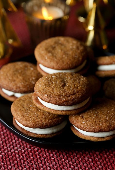 Gingerbread Sandwich Cookies, Gingerbread Baking, Cookies And Cups, Soft Gingerbread Cookies, Popular Cookies, Cookie Platter, Buttercream Filling, Best Christmas Cookies, Delicious Cream