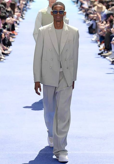 Runway Men, Latest Mens Wear, Louis Vuitton Paris, Mens Fashion Ideas, Mens Spring Fashion, Fashion Boy, Male Fashion Trends, Men Spring, Vogue Japan