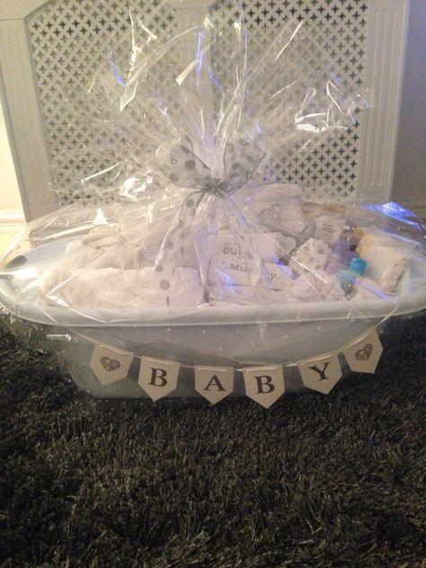 Bath Tub Baby Shower Gift Ideas, Baby Tub Gift, Baby Bathtub Gift Basket, Baby Shower Bath Tub Gift Basket, Baby Bath Tub Gift Basket, Baby Shower Tub Gift Basket, Bathtub Gifts, Baby Tub Gift Basket, Baby Bath Gift