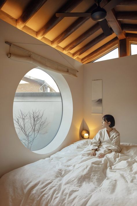 Sunken Bath, Small House Garden, Japanese Home Design, Porthole Window, Round Window, Farmhouse Remodel, Japanese Interior, Japanese House, Dream Home Design