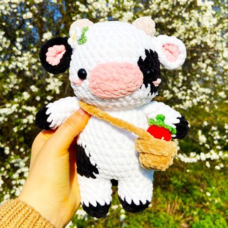 Cow Crochet Pattern Free, Crocheted Cow Pattern, Cow Crochet, Patron Crochet, Crochet Mignon, Confection Au Crochet, Crochet Cow, Cow Pattern, Diy Crochet Projects