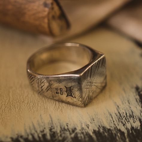 Large Square Signet Ring - P / Matte Signet Ring Men Wedding Bands, Mens Ring Aesthetic, Edc Aesthetic, Rectangle Signet Ring, Man Gold Bracelet Design, Men Signet Ring, Masculine Jewelry, Affordable Rings, Bali Jewelry