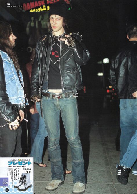 Mens Metalhead Fashion, 1990s Fashion Grunge Men, Alt Rock Aesthetic Men, Punk Men Aesthetic, Punk Y2k Men, Punk Rock Men Outfit, Punk Outfits 80s Men, Metal Band Outfit Men, Grunge Outfits 80s Men