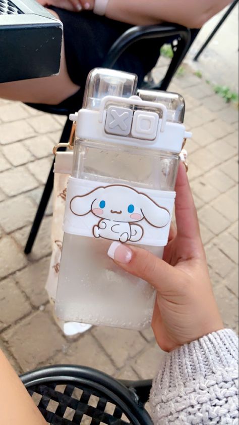 Cinnamoroll Sanrio Aesthetic, Cinnamon Roll School Supplies, Cinnamoroll Water Bottle, Sanrio Bag, Cute Water Bottles, Kawaii Doll, Cute School Supplies, Hello Kitty Items, Cute Cups