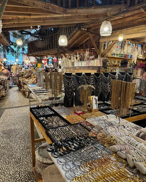 Bali shopping ✨ in my opinion the markets are not worth going to cos the prices are insane. The only one worth checking out is probably @labrisabali , got my permanent bracelet there too @barebond.co! Bali Market, Permanent Bracelet, Bali Shopping, Jewellery Marketing, Dream Holiday, In My Opinion, My Opinions, Bali, Marketing