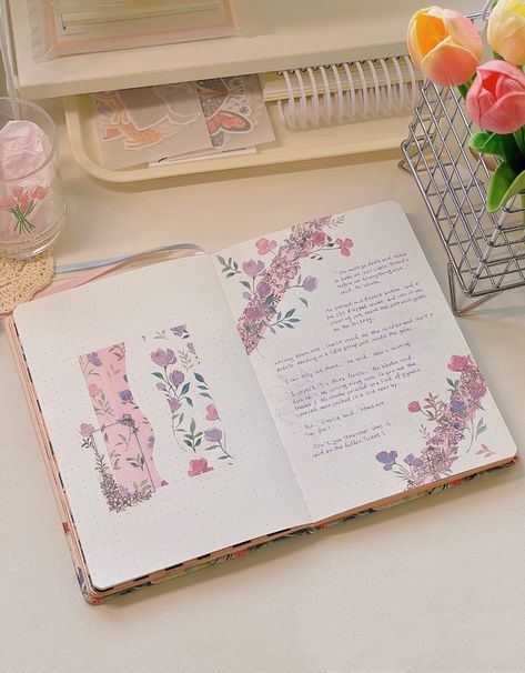 Washi Tape Diary Ideas, Washi Tape Border Ideas, Journal Ideas Washi Tapes, Elegant Journal Ideas, Printed Journal Design, Floral Journal Ideas, Art Journal Ideas Creative, Washi Tape Journal Ideas, Pastel Journaling