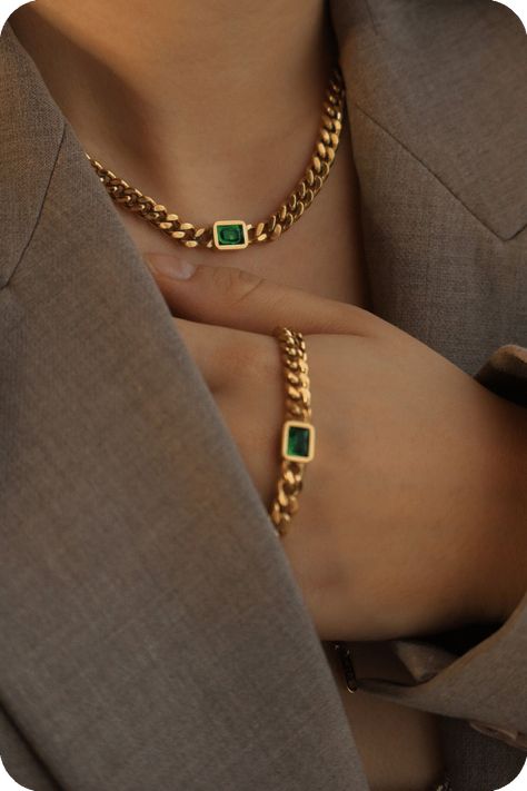 Emerald Gold Jewelry, Cuban Jewelry, Green Gold Jewelry, Emerald Bracelets, Emerald Chain, Emerald Choker, Emerald Green Jewelry, Gold Statement Jewelry, Golden Jewellery