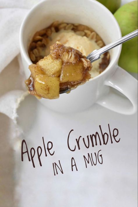 Spoon of apple crumble in mug. Mug Apple Crisp, Apple Crisp In A Mug, Microwave Apple Crisp, Apple Crumble Recipe Easy, Baking Envy, Apple Snacks Healthy, Microwave Apple, Cooking Food Recipes, Easy Apple Crumble