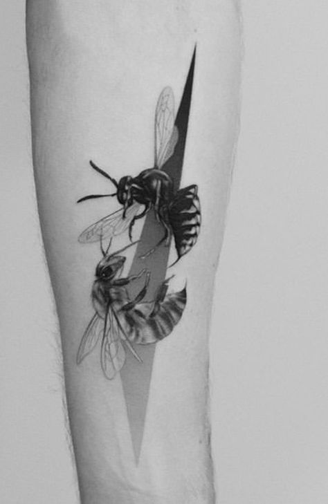 Pawel Indulski wasp Tattoo Tarantula Hawk Wasp Tattoo, Hornet Tattoo Ideas, Wasp Tattoos, Wasp Tattoo Design, Bvb Tattoo, Hornet Tattoo, Tarantula Hawk Wasp, Wasp Tattoo, Blackberry Tattoo