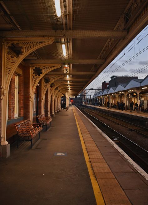 #tfl #london #hackney #hackneydowns #goldenhour #trainstation #aesthetic #unitedkingdom #north Hackney London Aesthetic, North London Aesthetic, Trainstation Aesthetic, London Background, London Hackney, Hampstead London, Hackney London, Holiday Inspo, London Baby