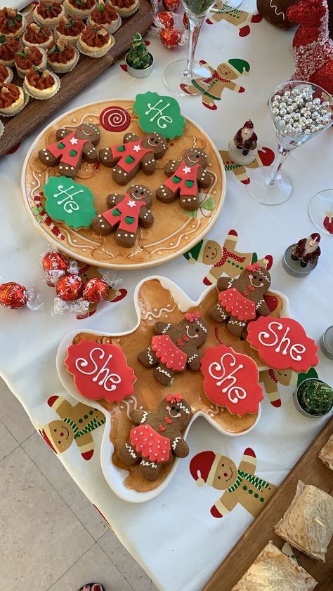 Ginger Reveal Party Ideas, Gender Theme Ideas, Gender Reveal Party Christmas Theme, Christmas Gender Reveal Food, Winter Themed Gender Reveal Ideas, December Gender Reveal Party, Christmas Theme Gender Reveal Party, What’s Baking Gender Reveal Christmas, Gender Reveal In December