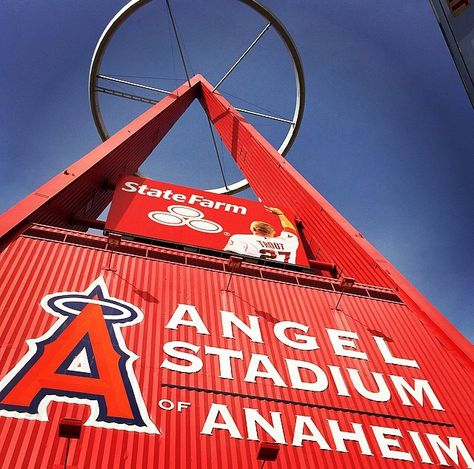 Angel Stadium Angel Stadium, Angel Halo, Shea Stadium, Anaheim Angels, Angels Baseball, Sports Center, My Hood, Baseball Pictures, Long Road Trip