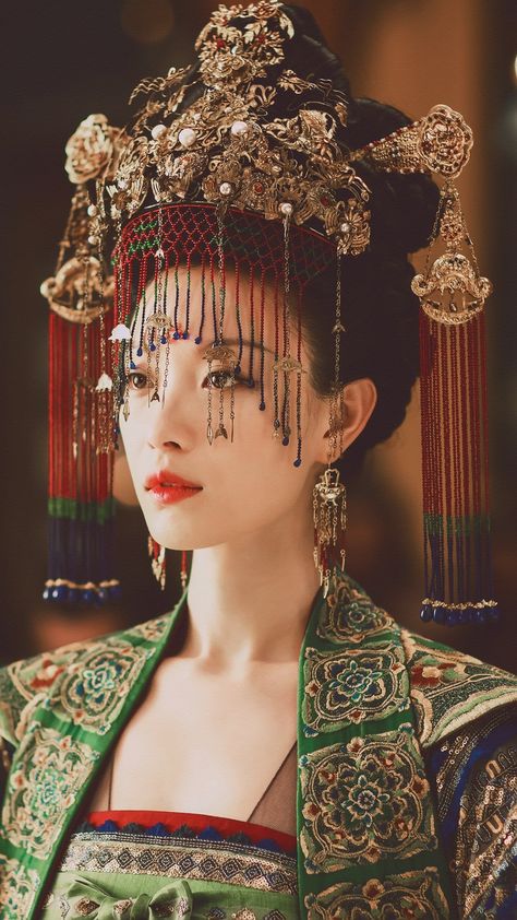 (8) #倪妮 - Twitter Search / Twitter The Rise Of Phoenixes, Rise Of Phoenixes, Imperial Clothing, Empress Of China, Japanese Hair, Traditional Chinese Dress, Costume Drama, China Girl, Chinese Wedding