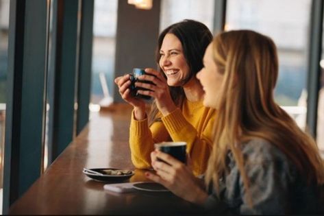 People At Cafe, People Drinking Coffee, Friends Cafe, Model Shots, Coffee Meeting, Having Coffee, Friends Hanging Out, Coffee Shop Photography, Modern Cafe