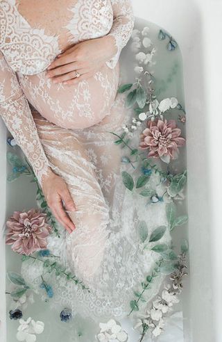 Milk Photoshoot, Beautiful Pregnancy Photos, Milk Photography, Milk Bath Photos, Bath Pictures, Milk Bath Maternity, Milk Bath Photography, Bath Photography, Beautiful Pregnancy