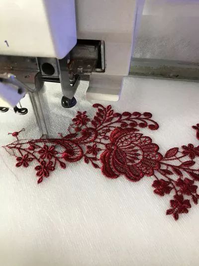 Fsl Machine Embroidery, Lace Embroidery Designs, Free Standing Lace Machine Embroidery, Fsl Embroidery Designs, Bee Embroidery Design, Fsl Embroidery, Embroidering Machine, Home Embroidery Machine, Embroidery Bobbins