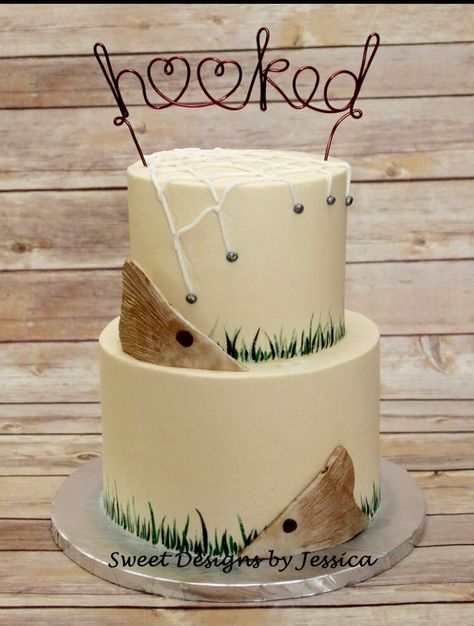 Redfish themed engagement cake Fishing Grooms Cake, Groomsman Cake, Hunting Cake, Fish Cookies, Summer Camp Wedding, Fishing Wedding, Fish Cakes, Organ Donation, Camp Wedding