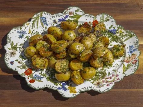 Gold Potatoes Recipe, Grill Dinners, Gold Potato Recipes, Pioneer Recipes, Vegetable Ideas, Ree Drummond Recipes, Yukon Potatoes, Foil Packs, Bbq Dishes