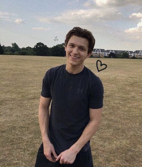 Tom Holland Zendaya, Tom Holland Imagines, Tom Holland, Sofia, Holland, In Love, Pins