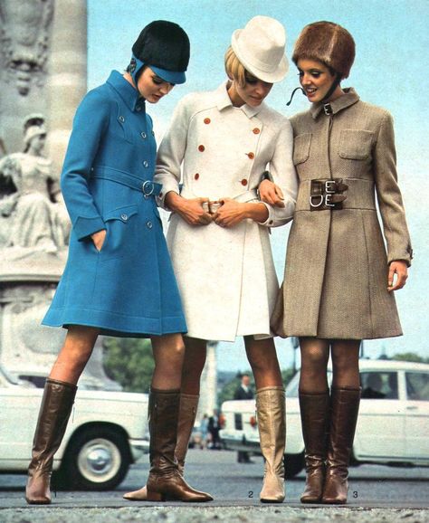 1960s coats blue white brown tan modern mod style twiggy like structured 60s Winter Fashion, Mods Style, Outfits 60s, 60s Mod Fashion, 60’s Fashion, 60s Women, Casual Attire For Women, 60s And 70s Fashion, Fashion 1960s