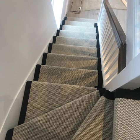 Ace Carpet Edging | A wide stair runner with black tape bound to the edges by our expert team @ACECARPETEDGING. We were grateful to our customer for providing… | Instagram Wide Stair Runner, Dark Carpet On Stairs, Runner On Stairs With Landing, Stair Carpet Ideas, Staircase Carpet, Stairs Carpet, Stairs Edge, Hallway Stairs, Cream Carpet