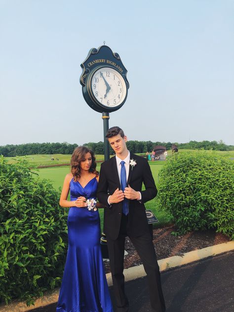 Matching Prom Outfits For Couples, Royal Blue Prom Couple, Blue Prom Couple, Matching Prom Outfits, Prom Outfits For Couples, Royal Blue Mermaid Prom Dress, Matric Farewell Dresses, Prom Dress Royal Blue, Couple Prom