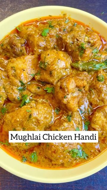 Pakistani Biryani, Arabian Cuisine, Mughlai Chicken, Chicken Handi, Chicken Starter, Chicken Starter Recipes, Starter Recipes, Green Chicken, Spicy Snacks Recipes