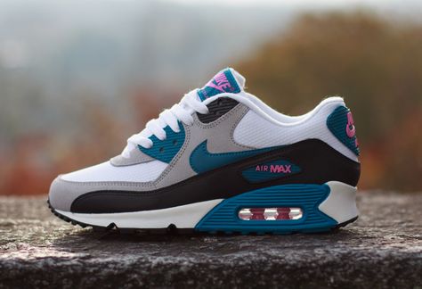 Nike WMNS Air Max 90 Essential “Green Abyss” http://www.equniu.com/2013/12/10/nike-wmns-air-max-90-essential-green-abyss/ Nike Air Max 87, Womens Basketball Shoes, Nike Outlet, Nike Free Run, Nike Shoes Cheap, Nike Air Max For Women, Nike Free Shoes, Nike Free Runs, Nike Shoes Outlet