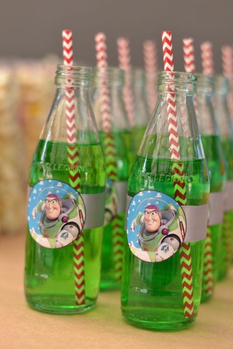 Toy Story Drinks, Toy Story Buzz Lightyear, Story Birthday, Toy Story Buzz, Toy Story Birthday Party, Toy Story Birthday, Toy Story Party, Buzz Lightyear, Soju Bottle