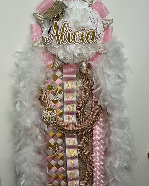 Some mums we completed in the past 2 weeks 🥰💓 Thank you to everyone who placed an order 🥹 #homecomingmums #pinkhomecomingmum #seniormum #senior2024 #megahomecomingmums Hoco Mums, Senior Photo Outfits, Homecoming Mums, Senior Photo, Photo Outfit, Senior Photos, Homecoming, The Past, Thank You