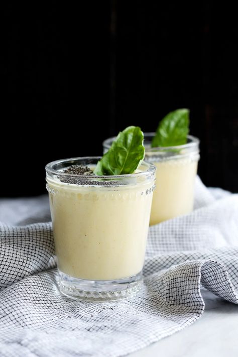 This tummy soothing smoothie is packed with pineapple, ginger, banana, turmeric, yogurt and chia seeds -- drink if you have an upset stomach! Green Goddess Smoothie, Chia Seed Drinks, Pineapple Ginger, Prebiotic Foods, Protein Smoothies, Smoothies With Almond Milk, Ambitious Kitchen, Ginger Smoothie, Pineapple Smoothie