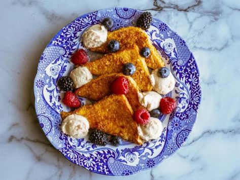 Crunchy French Toast Pioneer Woman Crunchy French Toast, Pioneer Woman French Toast, Chicken Blt Sandwich, Crunchy French Toast, Guest Recipes, Pioneer Recipes, The Best French Toast, Ree Drummond Recipes, Toast Ideas