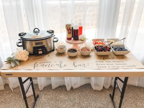 Interactive Dinner Ideas Families, Breakfast For Bachelorette Party, House Party Layout Ideas, Pancake And Waffle Bar, Brunch Buffet Party, Diy Breakfast Bar Food, Brunch Sprinkle Ideas, Easiest Party Food, Breakfast With Santa Birthday Party