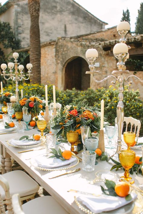 Beautiful Orange Grove Destination Wedding at Finca Biniagual, Spain - with pops of orange throughout. Creative Wedding Blogs, Wedding Inspiration and Ideas by Magpie Wedding #magpiewedding Sicilian Wedding, Orange Wedding Themes, Italian Inspired Wedding, Fruit Wedding, Citrus Wedding, Mediterranean Wedding, Tafel Decor, Orange Grove, Wedding Spain