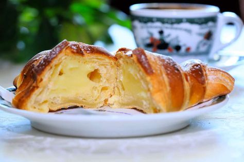 CORNETTO: How to Make the Symbol of Italian Breakfast Cornetto Recipe Italian, Cornetto Pastry, Cornetti Recipe, Italian Croissant Recipe, Cornetto Recipe, Italian Croissant, Italian Cornetto, Lemon Filling Recipe, Italian Custard