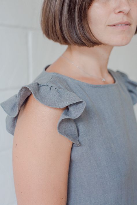 Leena Ruffle Sleeve Dress Tutorial - The Thread Blog Ruffle Sleeve Dress Pattern, Diy Ruffle Sleeve, Ruffle Blouse Pattern, Cap Sleeves Pattern, Ruffled Dress Pattern, Flutter Sleeve Pattern, Sewing Ruffles, Ruffle Sleeves Pattern, Sewing Pattern Free