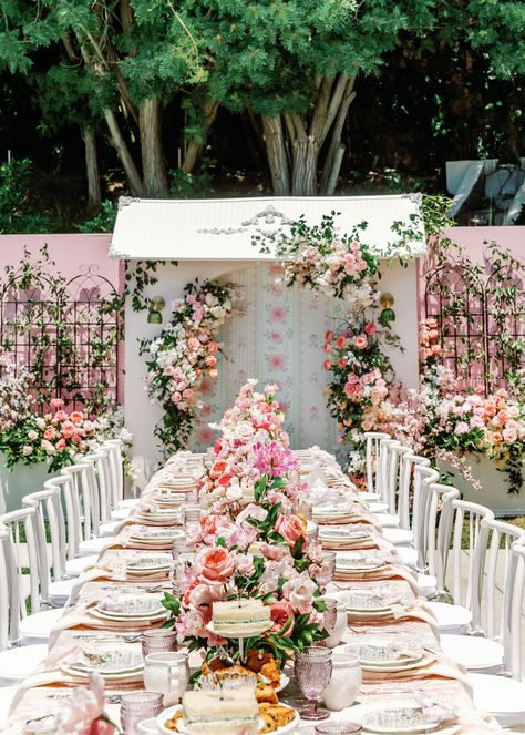 Sierra’s Bridgerton Inspired Bridal Shower | eventsbypurelavish.com Bridal Shower Tea Party Theme, Floral Bridal Shower Theme, Sierra Furtado, Bridal Shower Themes, Bridgerton Wedding, Bridal Bow, Bridal Shower Inspo, Bridgerton Inspired, Dream Wedding Decorations