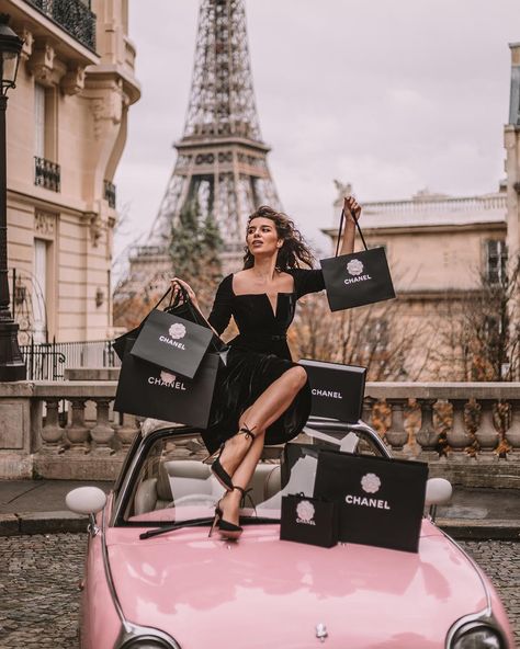 Influencer Katie.one shares fave skincare products of 2020 | by Amareto | Amareto online | Jan, 2021 | Medium Paris November, Paris House, Outfits Minimalist, Luxury Lifestyle Fashion, Photo Recreation, Paris Aesthetic, Luxe Life, Shopping Chanel, Shoes Luxury